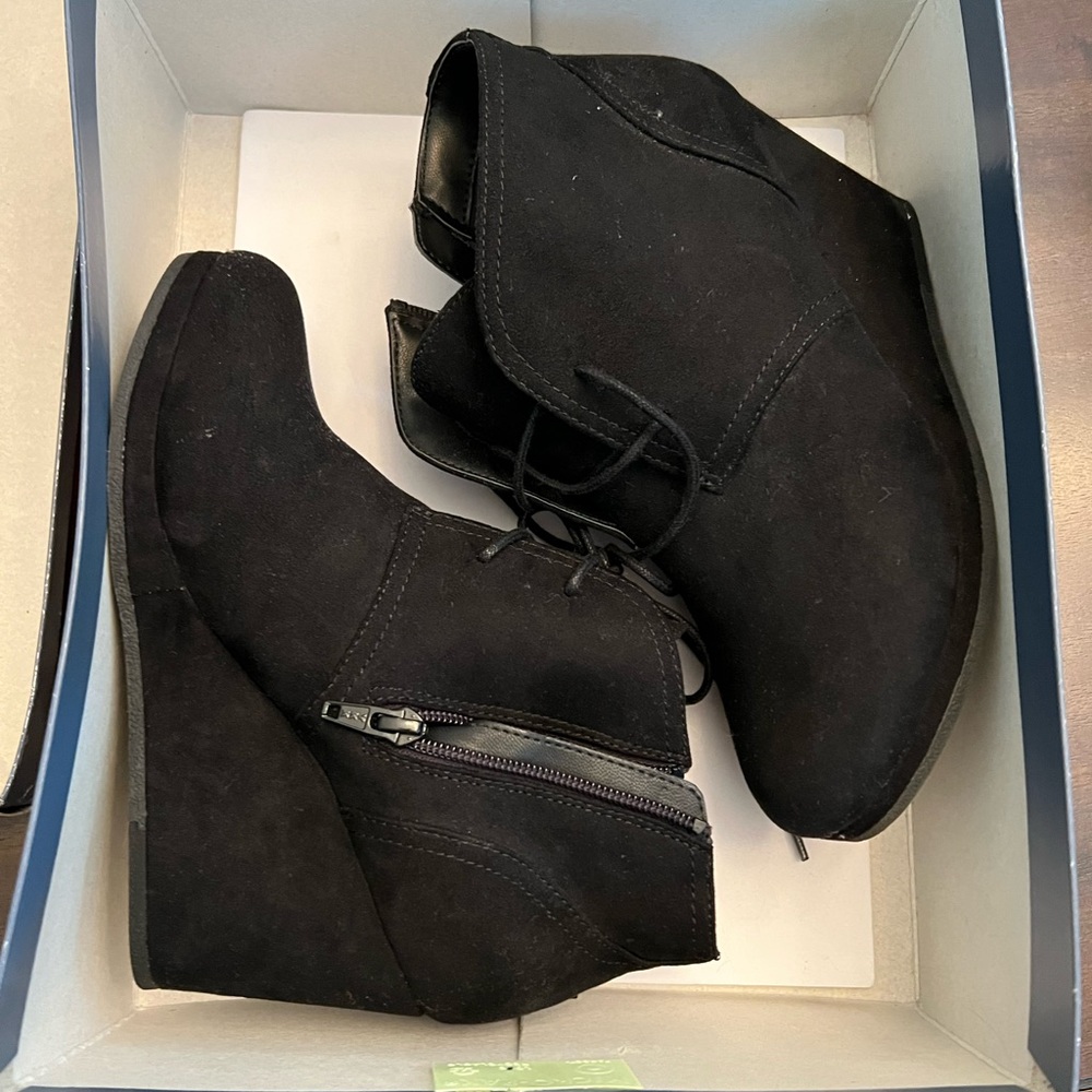 Women’s heeled boots